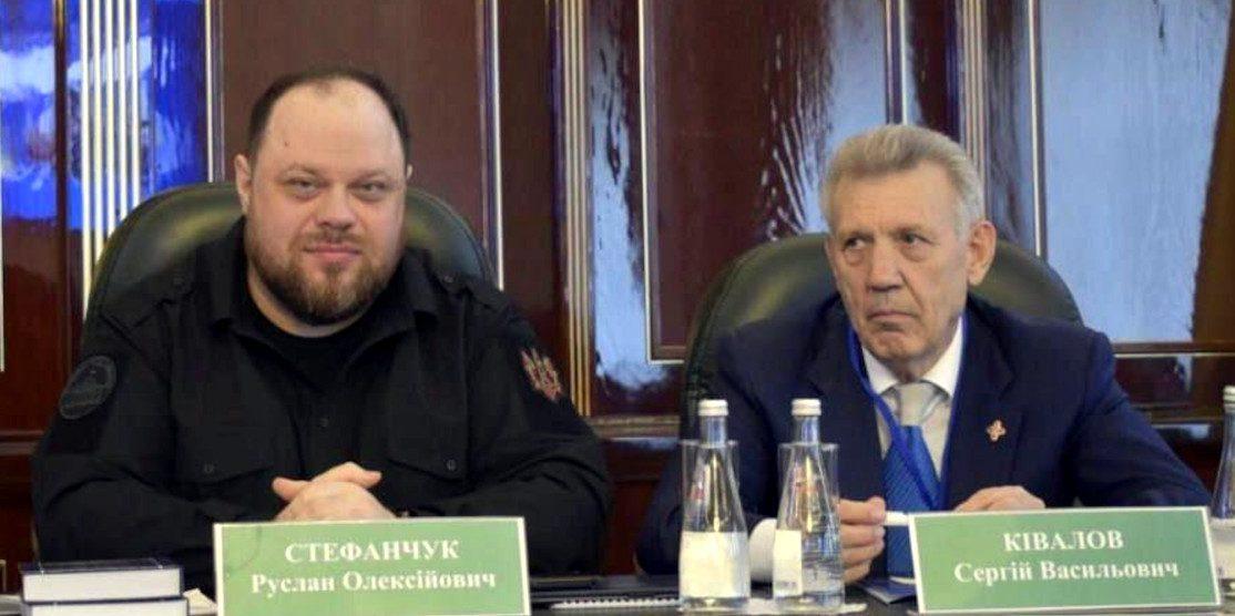 Депутати ініціюють відставку Стефанчука після скандальних фото із Ківаловим