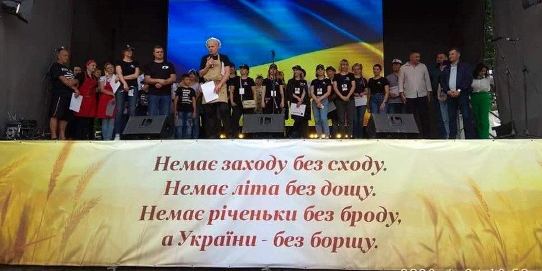 На Рівненщині приготували 1200 літрів борщу та встановили новий Національний Рекорд України