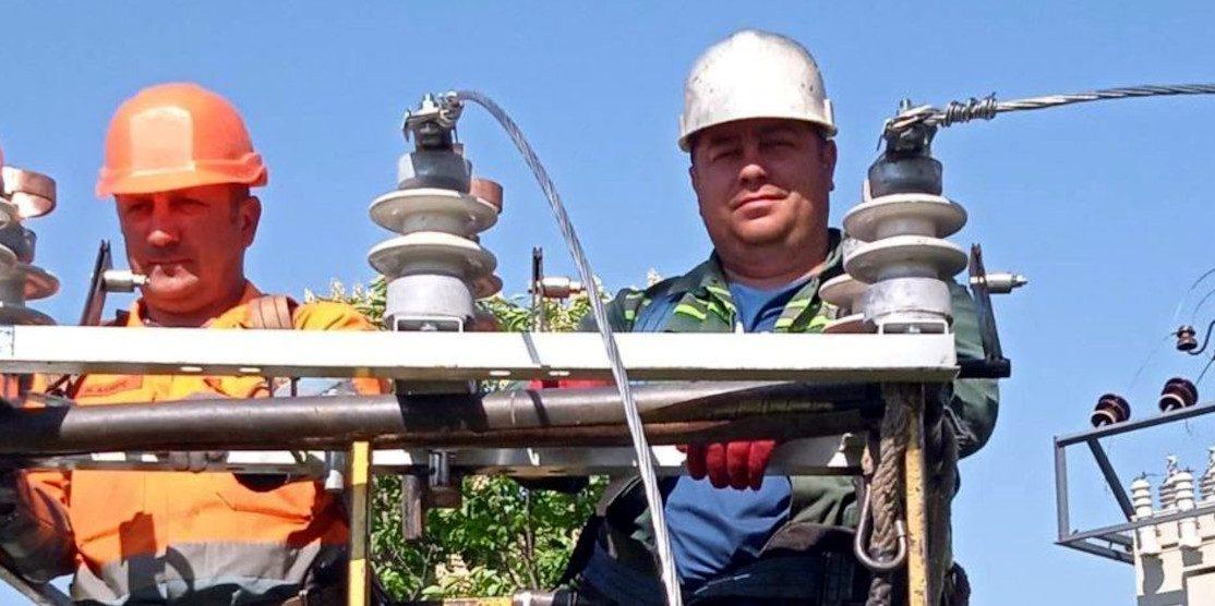 Понад рік у погребі та без світла: рівненських енергетиків зустрічають на Херсонщині, як рятівників