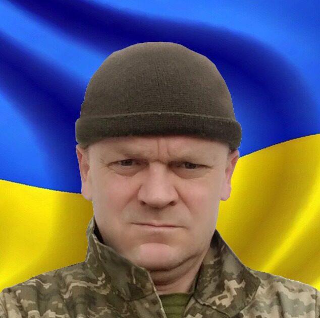 Військовий кортеж з загиблим зустрічають на Рівненщині