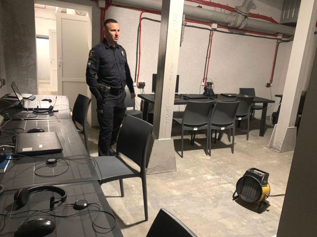 policija_perevirka_ukryttiv_02-1