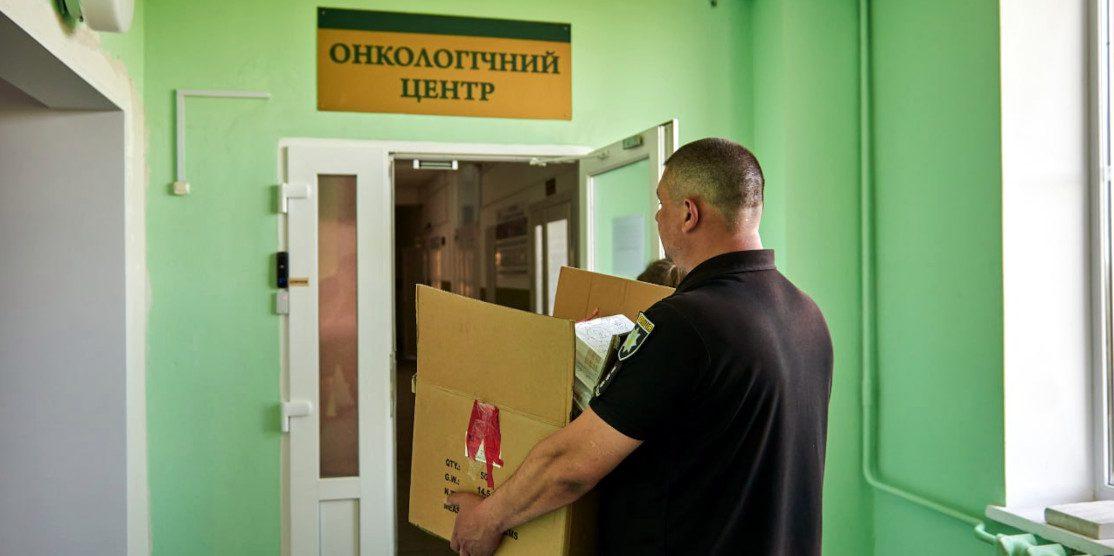 Поліцейські Рівненщини зібрали понад 120 тисяч гривень для онкохворих діток