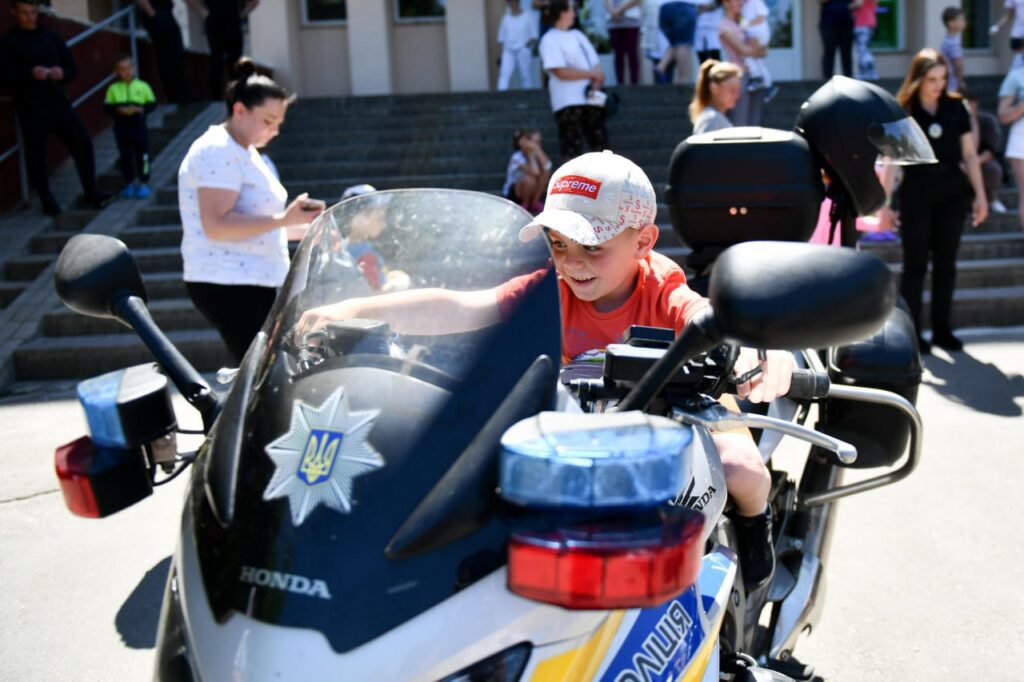 policija_zibrala_120_tysiach_06