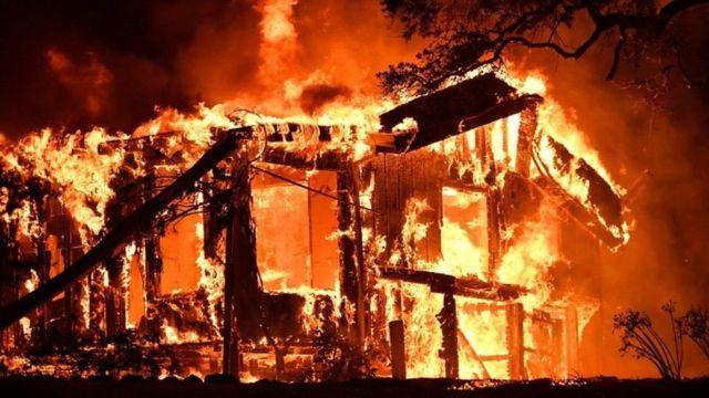 Побутове сміття та суха трава регулярно провокують пожежі на Рівненщині