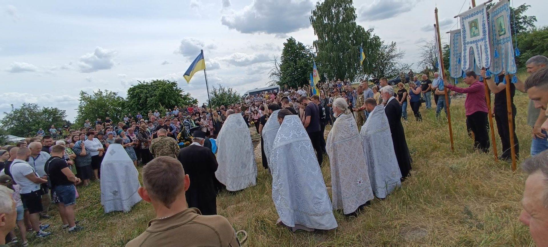 З двома Героями попрощалися на Рівненщині