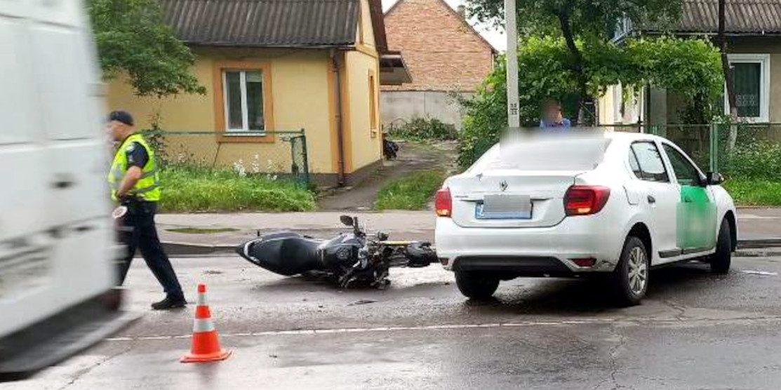 Унаслідок ДТП у Рівному травмувався 17-річний мотоцикліст