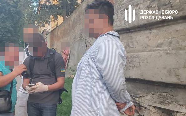 Заробляв на “вивезені” ухилянтів: у Рівному судитимуть шахрая