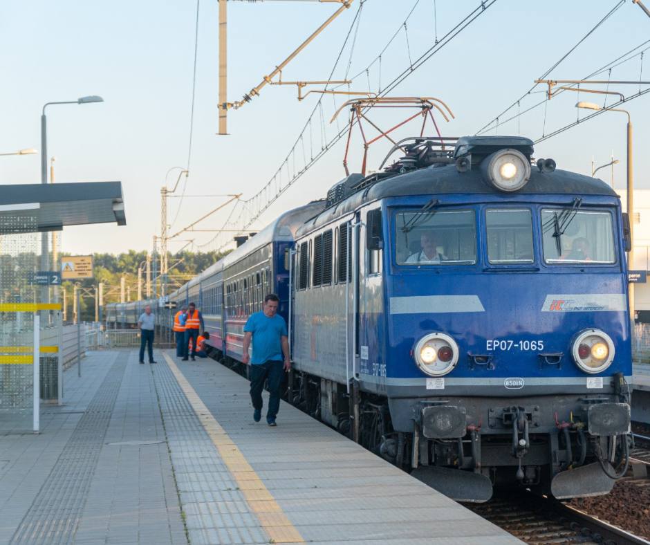Нічна атака на локомотиворемонтний завод
