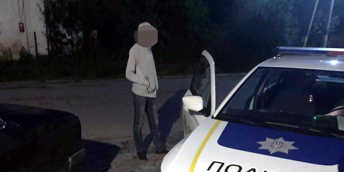 Водій на наркотиках намагався відкупитися від поліції