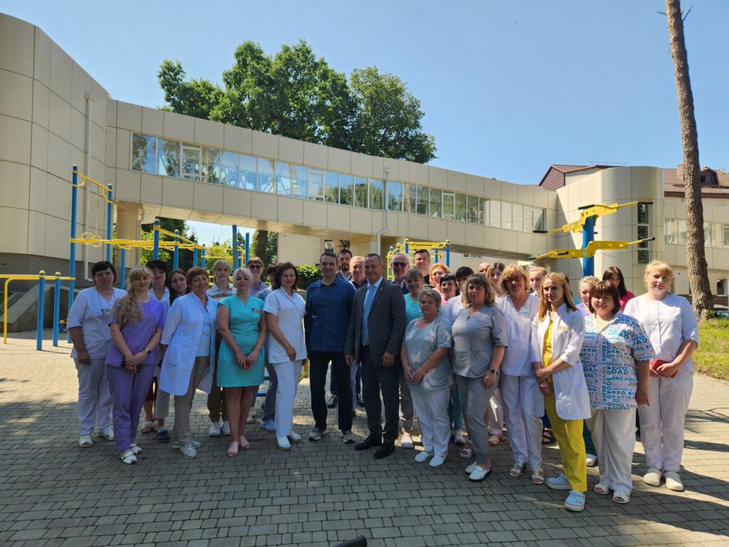 Під час візиту Едуарда Бураша в госпіталь.