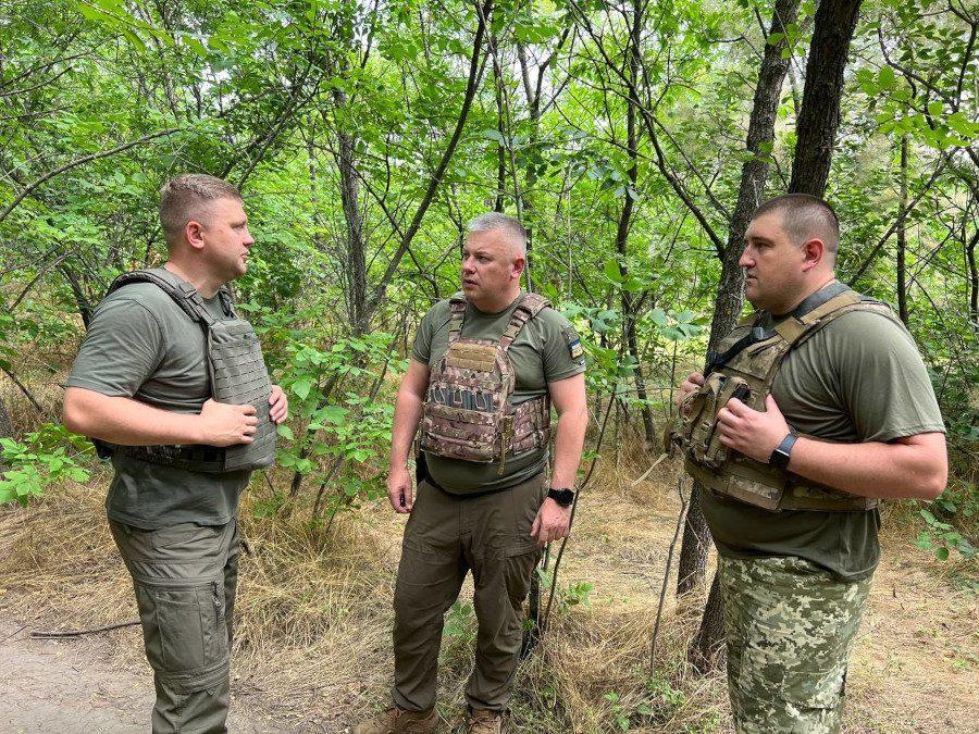 Віталій Коваль відвідує воїнів з Рівненщини.