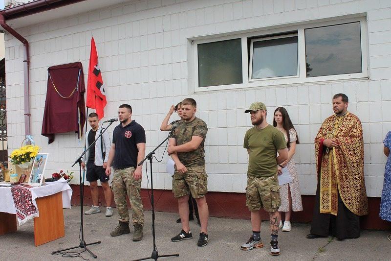 Memorialnu-doshku-zakhysnyku-Ukrainy-vidkryly-na-Rivnenshchyni3