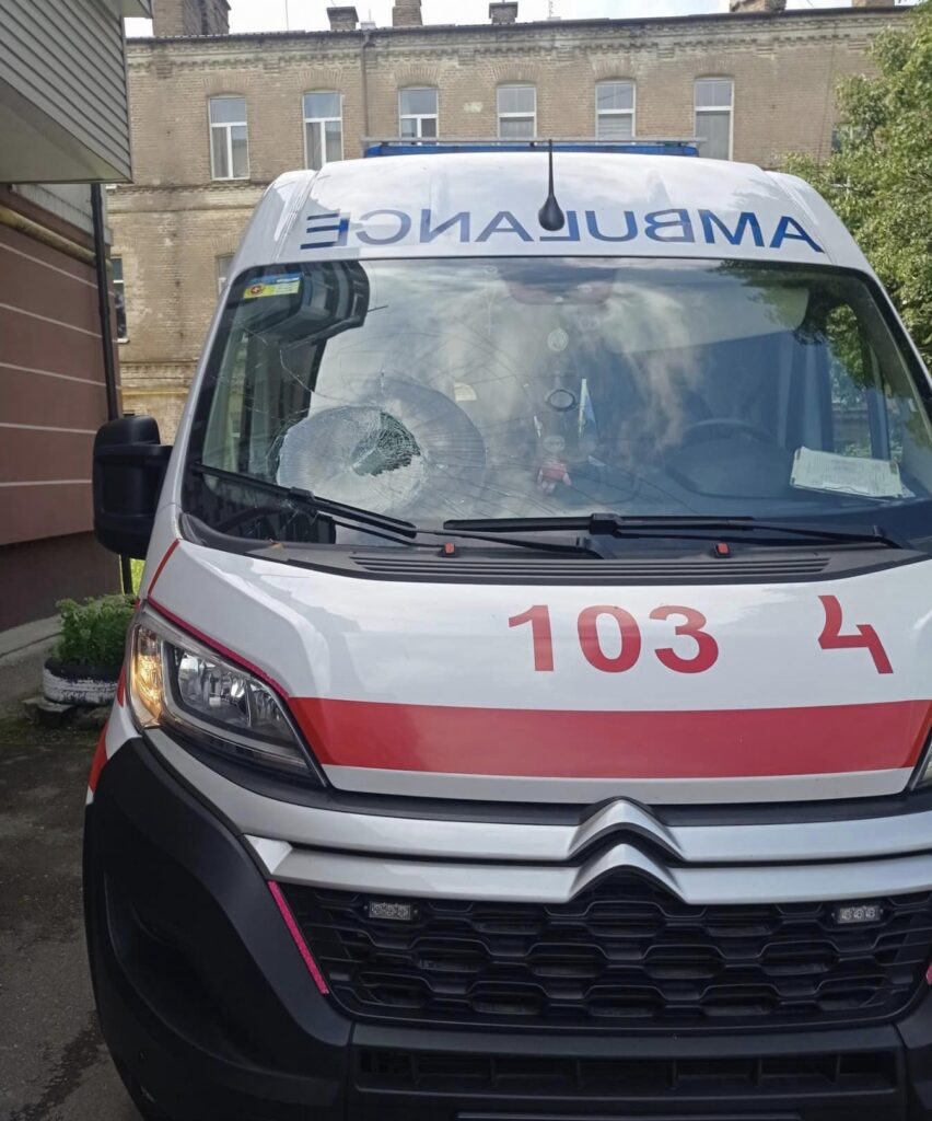 Napad-na-medychnykh-pratsivnykiv-u-Rivnomu1