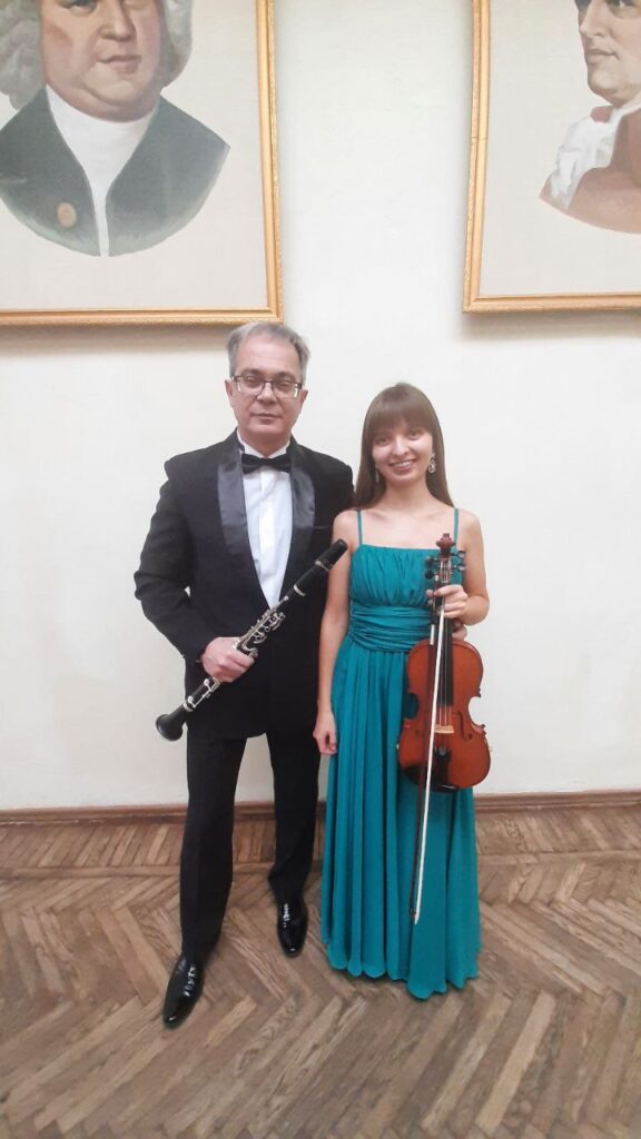 Olena-ta-dmytro-muzykanty