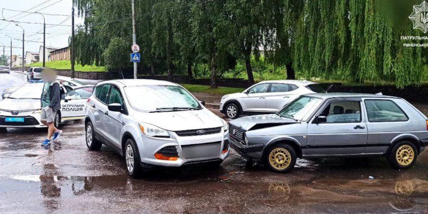 У Рівному нетверезий водій скоїв ДТП