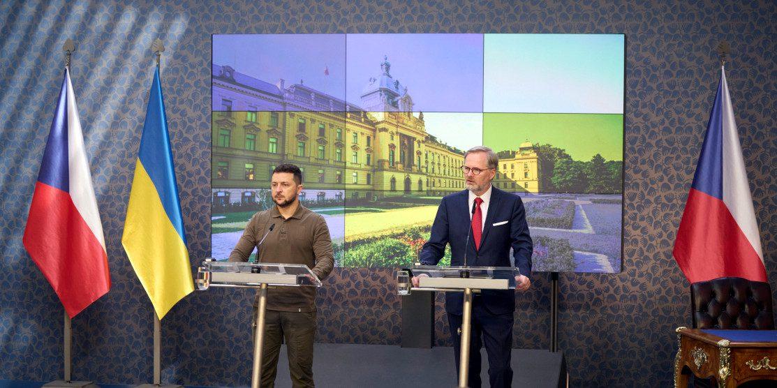 Чехія передасть Україні штурмові гелікоптери та допоможе з навчанням на F-16