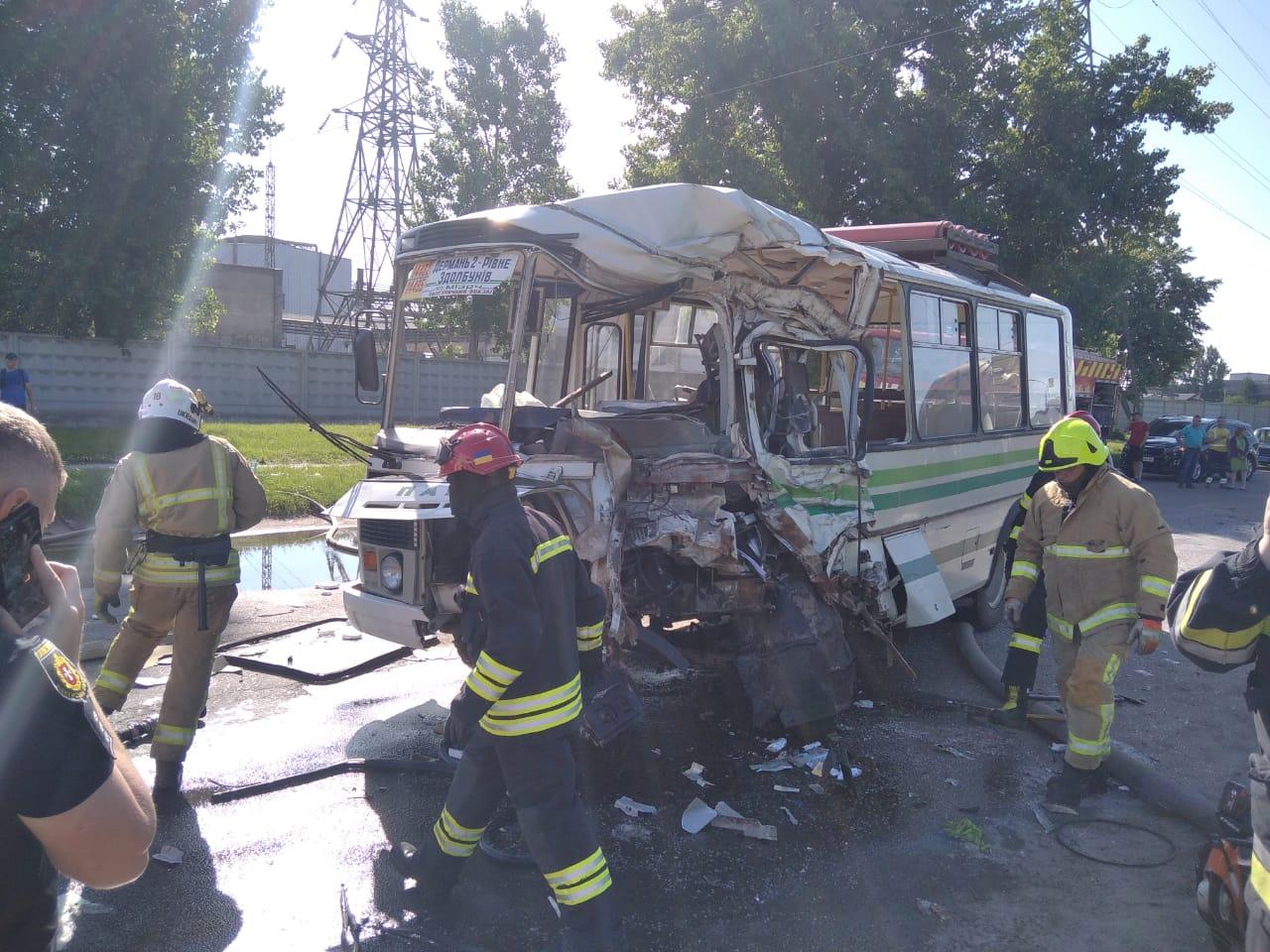Пасажирський автобус потрапив у ДТП на Рівненщині