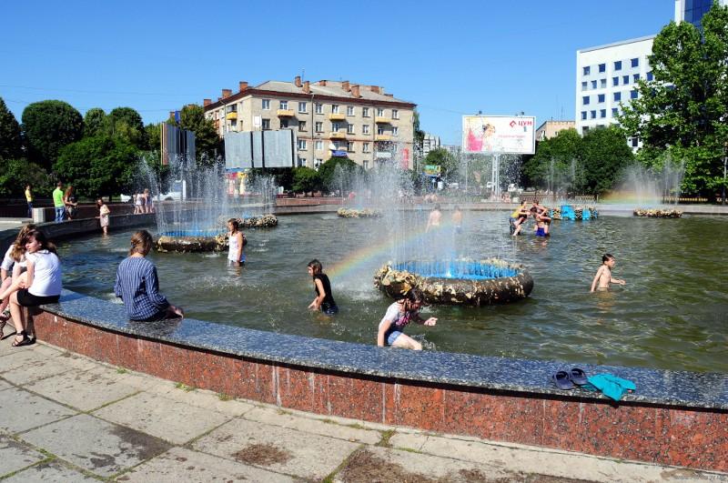 Мінлива хмарність на Рівненщині поєднається з аномальною спекою
