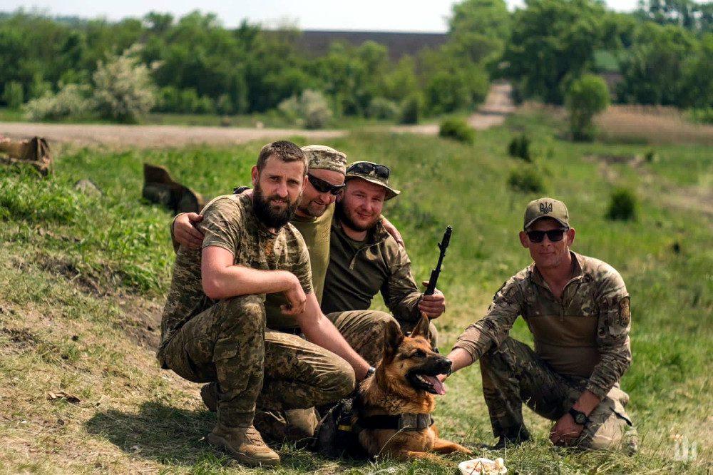Бійці підрозділу з Цезарем