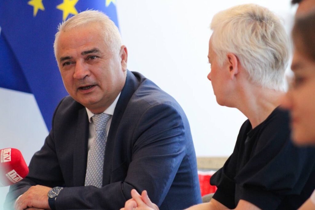 Під час зустрічі.