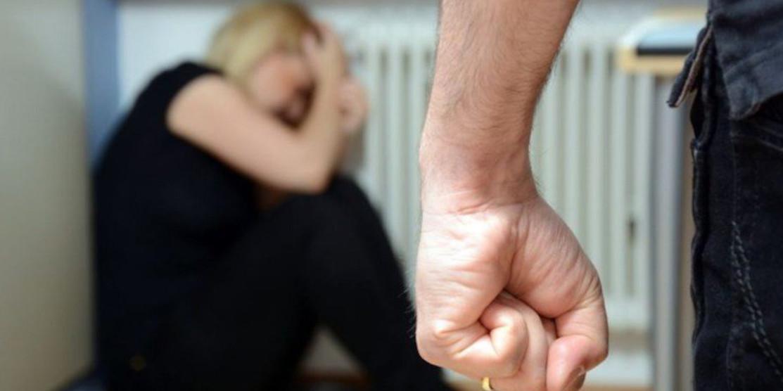 На Рівненщині судитимуть чоловіка за систематичне знущання над матір’ю
