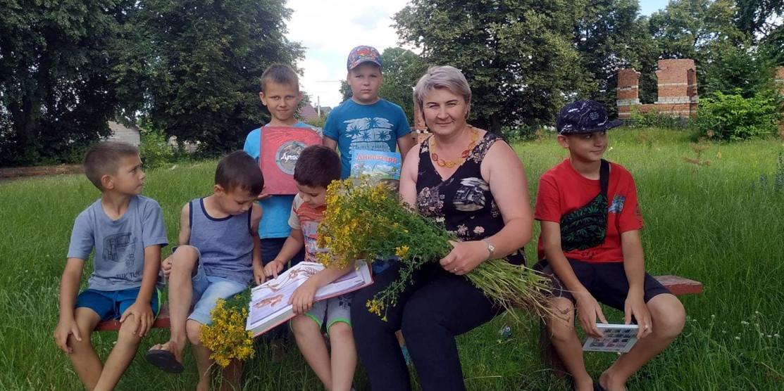 В Оженині готують трав’яні чаї для українських захисників