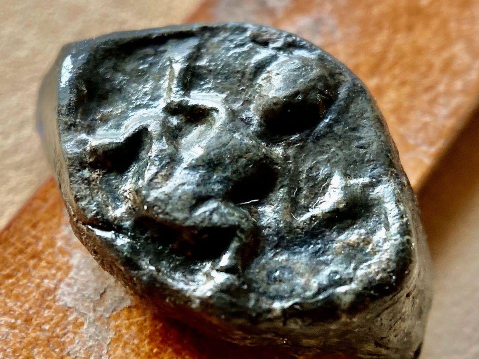 Snake-witch stone, Швеція 4 ст.