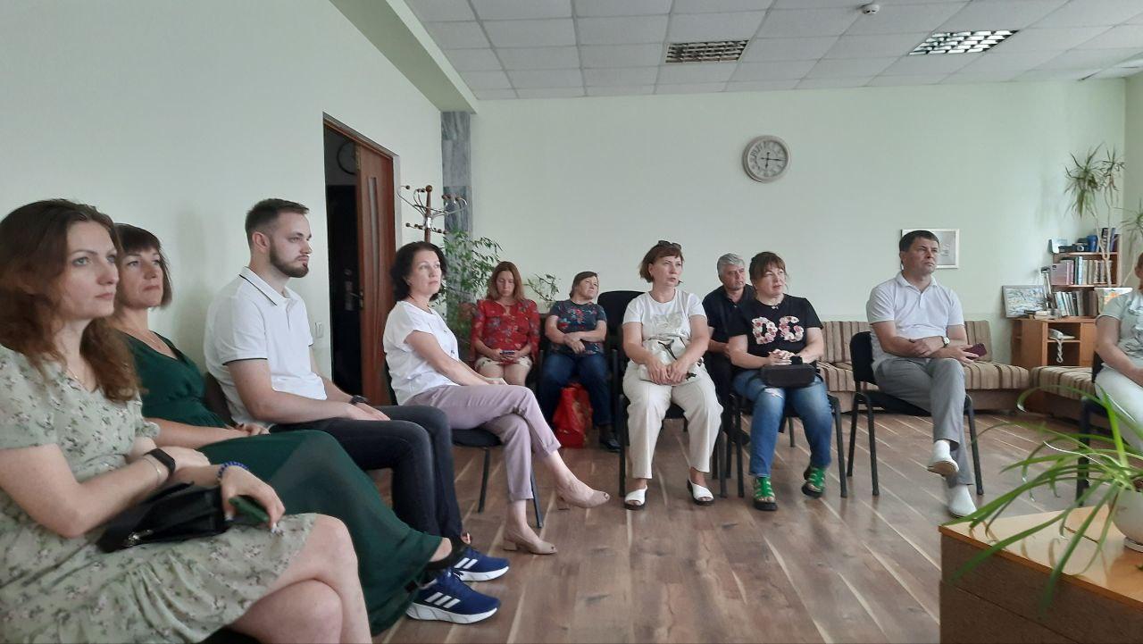 Міфи про відсутність роботи спростовують на рівненській фабриці