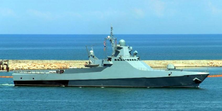 росія направила корвет на перехоплення торгових суден у Чорному морі