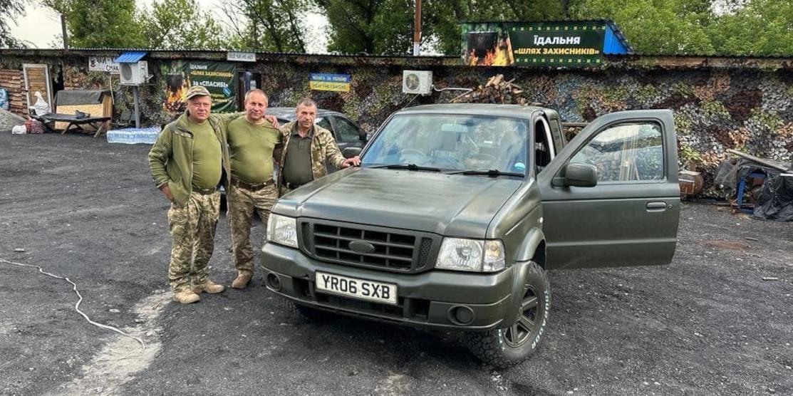 У Рівному передали три автомобілі для рівненських військовослужбовців