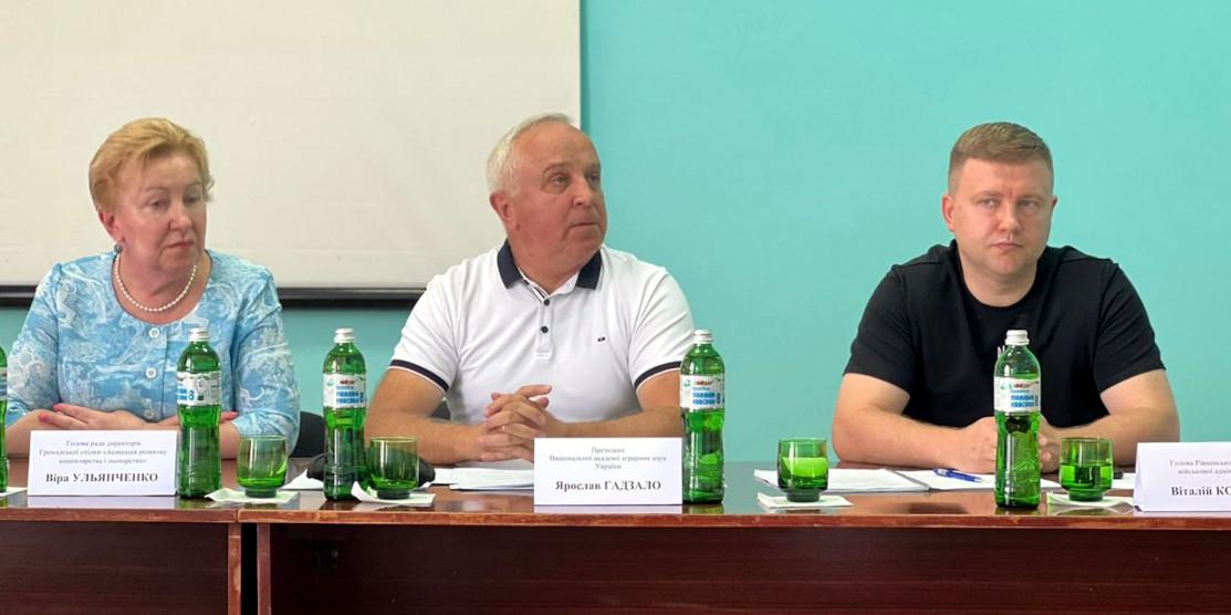На Рівненщині відроджують технічне коноплярство