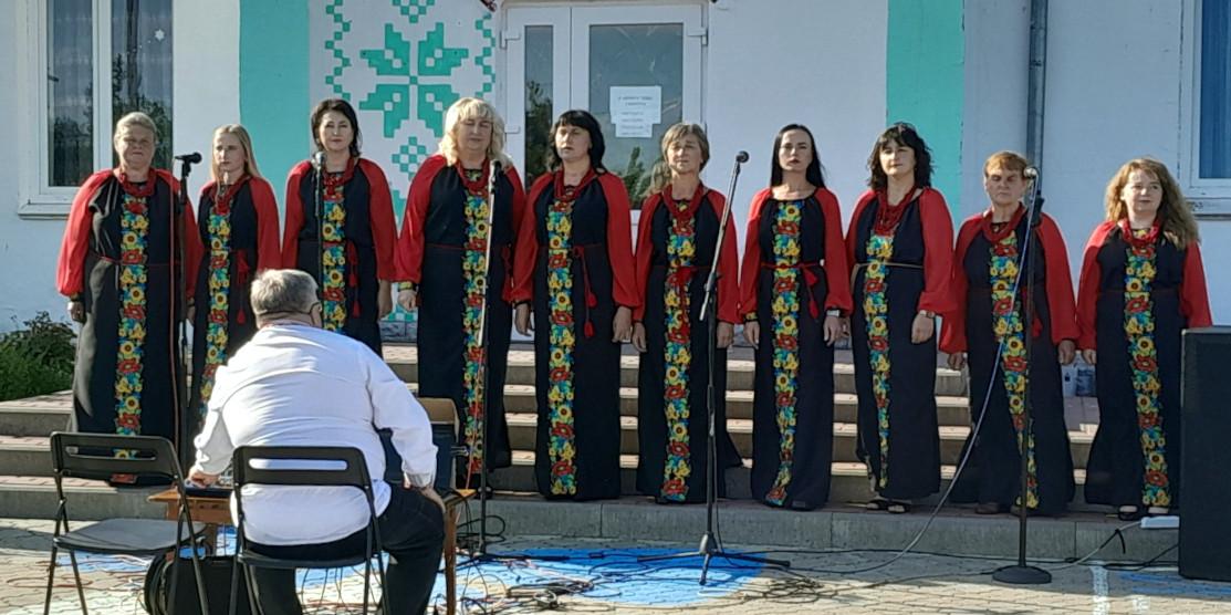 На Рівненщині ярмаркували для ЗСУ (+фотоальбом)