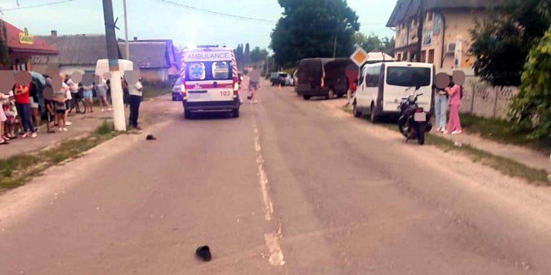 У Вараському районі неповнолітній мотоцикліст збив на смерть пішохода
