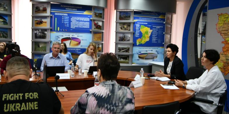 На Рівненщині посилюють співпрацю із міжнародними організаціями для підтримки постраждалих від війни На Рівненщині посилюють співпрацю із міжнародними організаціями для підтримки постраждалих від війни