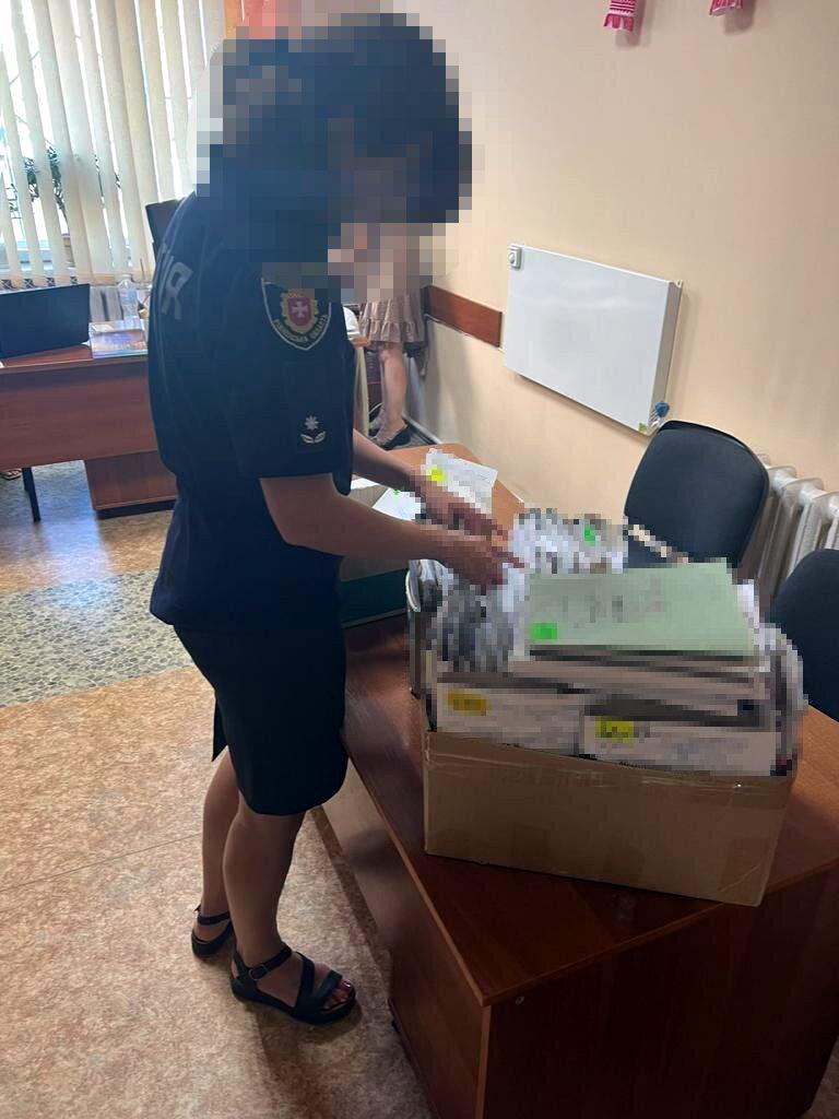 Під час обшуку.