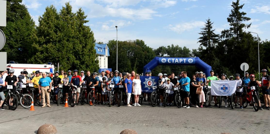 На Рівненщині відбувся благодійний велопробіг на підтримку ЗСУ