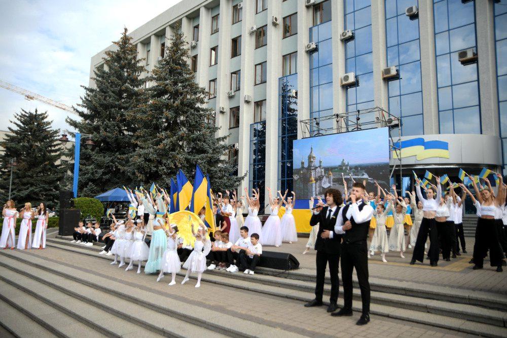 Під час відзначення Дня прапора в Рівному.