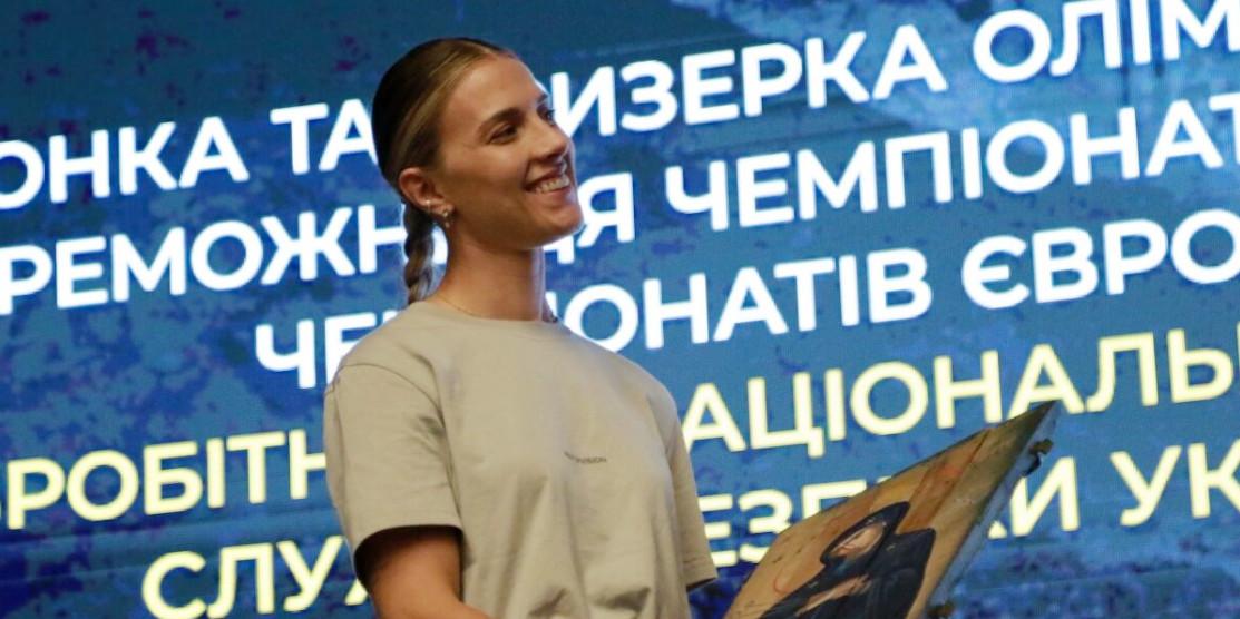 Ольгу Харлан відтепер оберігатиме ікона, яку подарували українські воїни