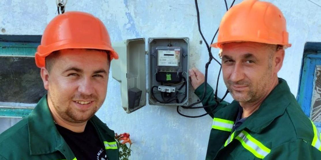 Енергетики з Рівенщини допомагають у відновленні обліку електроенергії на Херсонщині