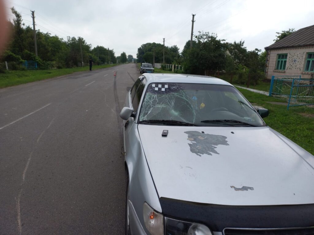 Слідчі розслідують ДТП на Млинівщині, в якій загинув велосипедист