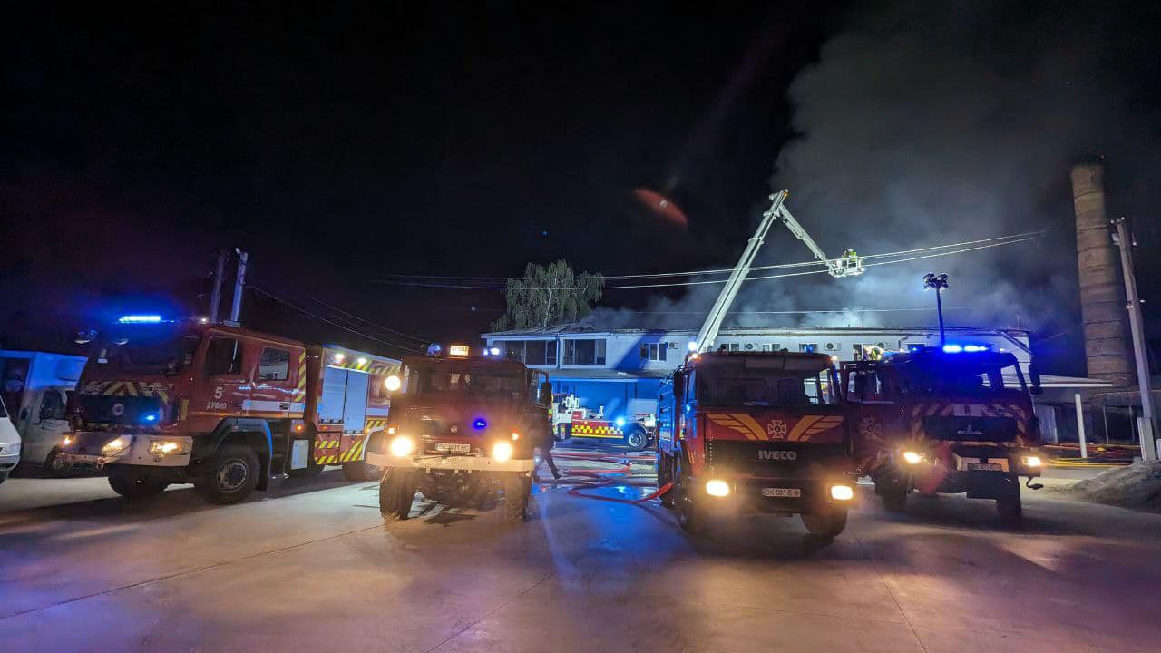 Вогонь на Рівненщині знищив обладнання на хлібопекарському підприємстві (ВІДЕО)