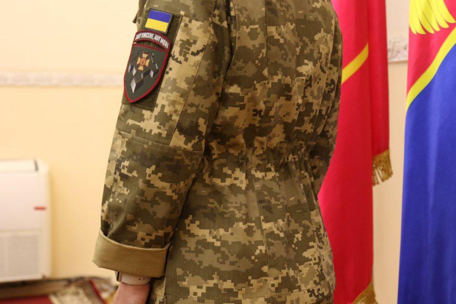 Літня жіноча форма ЗСУ.