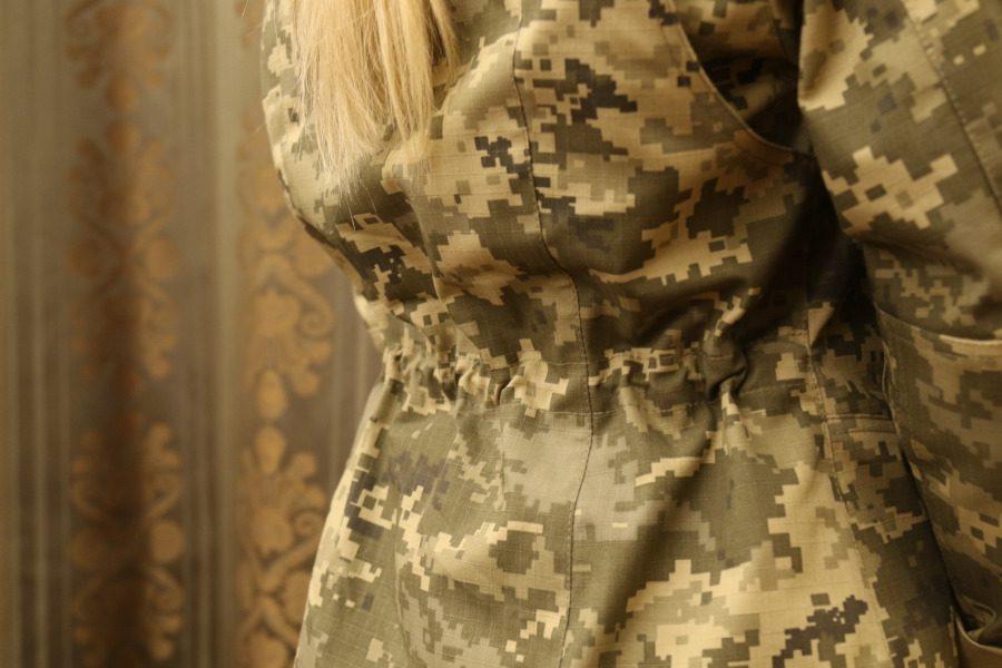 Літня жіноча форма ЗСУ.