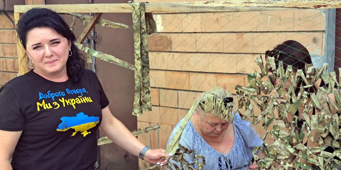 У Рівному волонтери сплели 390 маскувальних сіток для воїнів ЗСУ
