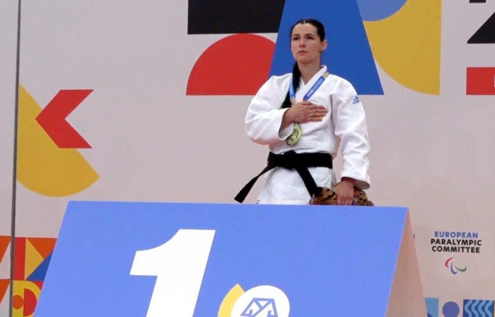 На чемпіонаті в Роттердамі.