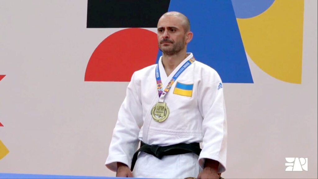 На чемпіонаті в Роттердамі.