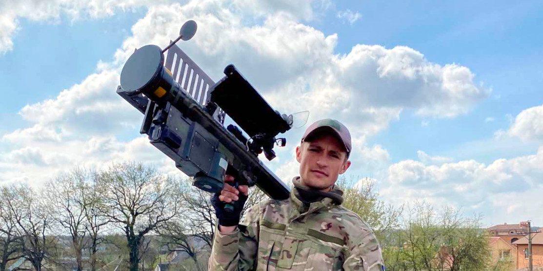 Військовослужбовець з Рівненщини нагороджений “Золотим хрестом”