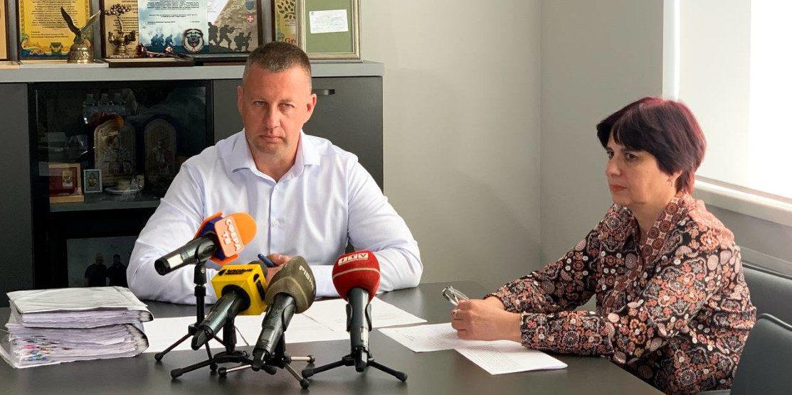 Віктор Шакирзян на брифінгу.