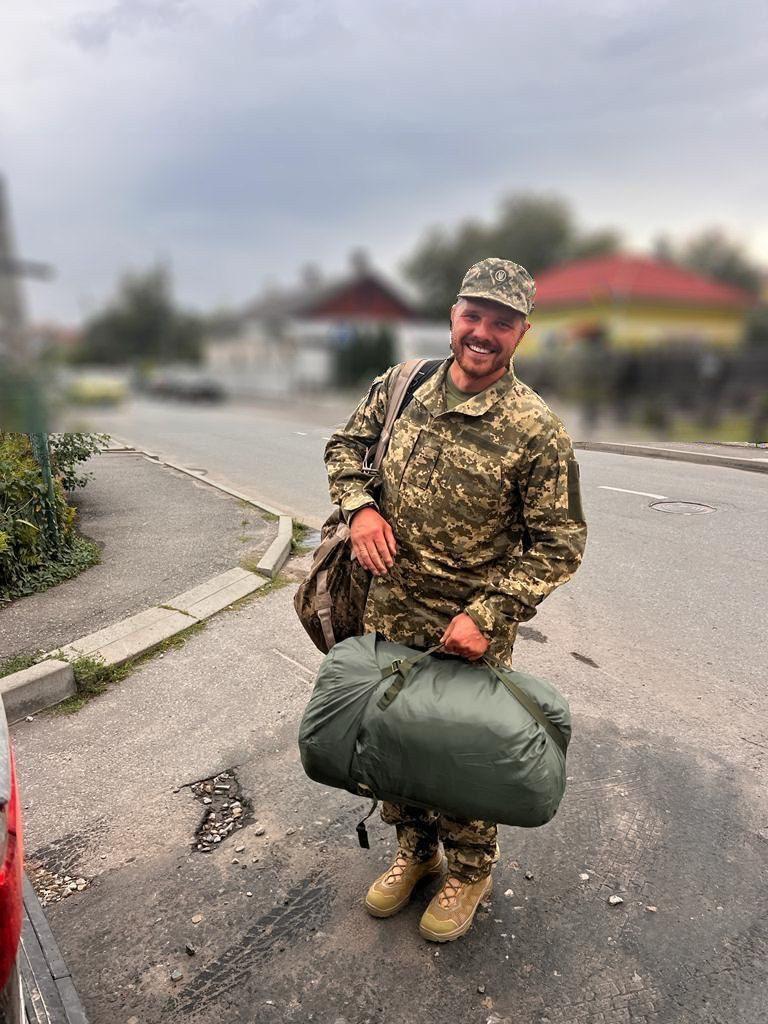 Борисенко йде в армію.