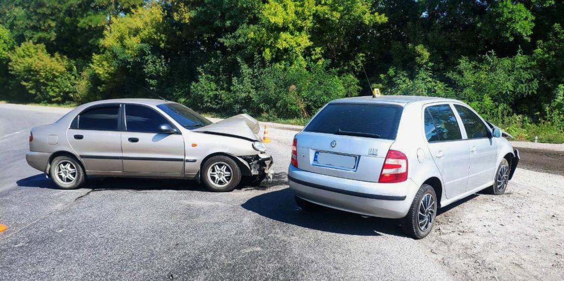 В наслідку зіткнення двох авто на Дубенщині троє травмованих